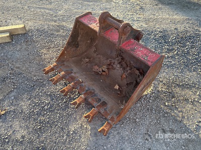 Quantity of (3) 22", 24", and a 36" bucket エクスカベーター用バケット