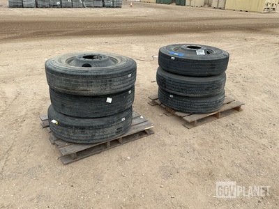 (6) Michelin 11R22.5 Tires w/Wheels