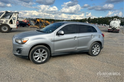 2013 Mitsubishi Outlander Sport SE 2WD SUV