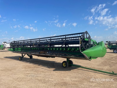 2010 John Deere 635D 35 ft Draper Combine Header
