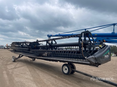 2015 MacDon FD75 35 ft Flex Draper رأس الحصادة المجمعة
