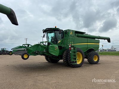 2012 John Deere S670 Combine Harvester