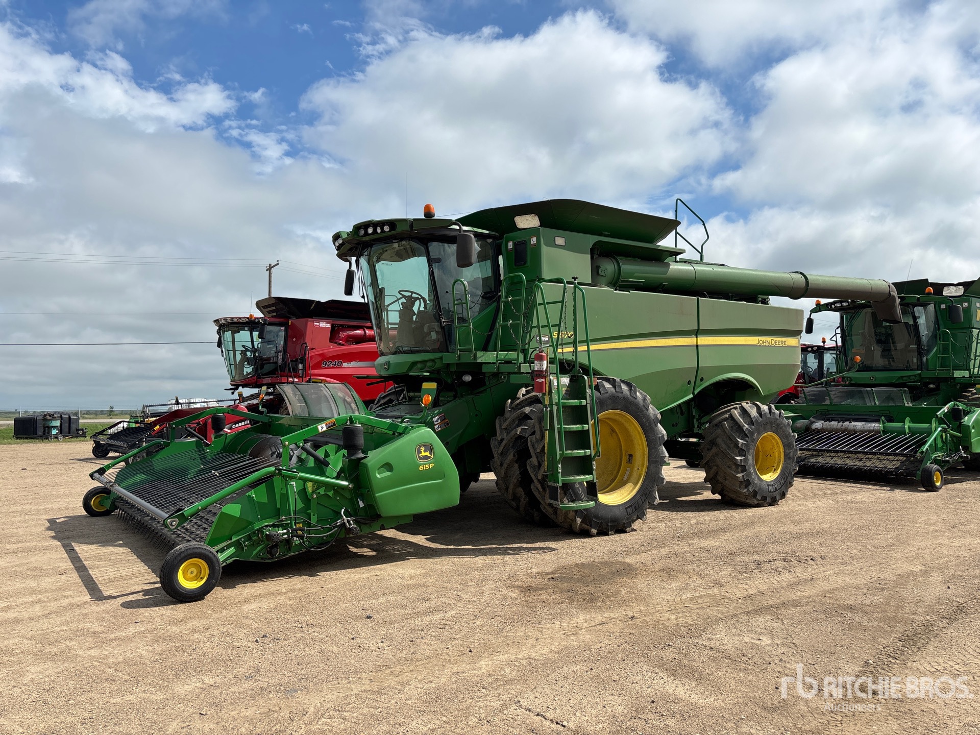 2012 John Deere S670 Combine Harvester
