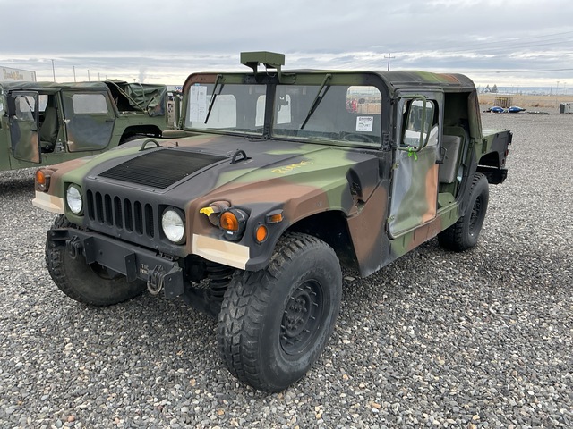 2005 AM General M1097R1 HMMWV 4 Door Soft Top w/Truck Body 2005 AM General M1097R1 HMMWV 4 Door Soft Top w/Truck Body