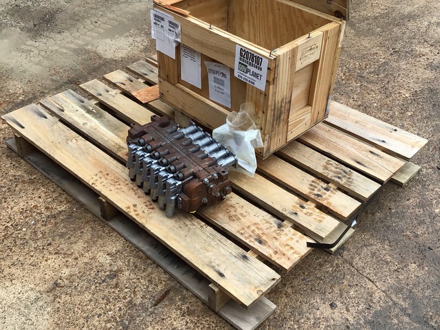 HIAB 737-0470 Control Valve Assembly HIAB 737-0470 Control Valve Assembly