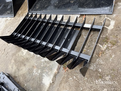 2025 Kit Containers QT-RR-70 70 in Kompaktlader-Wurzelrechen (Unused)