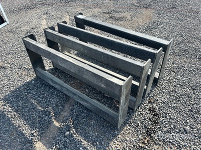 Quantity of (4) All-Star Montageplatte für Kompaktlader-Anbaugerät (Unused)