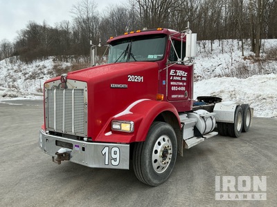 2005 Kenworth T800 6x4 T/A Day Cab Truck Tractor