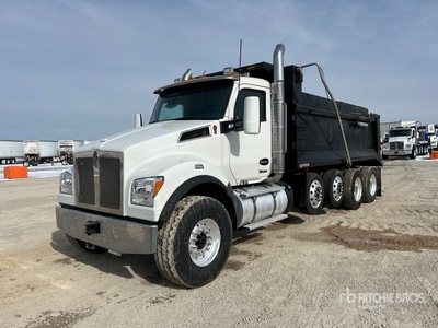 2023 Kenworth T880 10x4 Quad/A Dump Truck