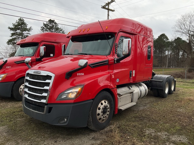 2019 Freightliner Cascadia 126 6x4 T/A Sleeper Truck Tractor