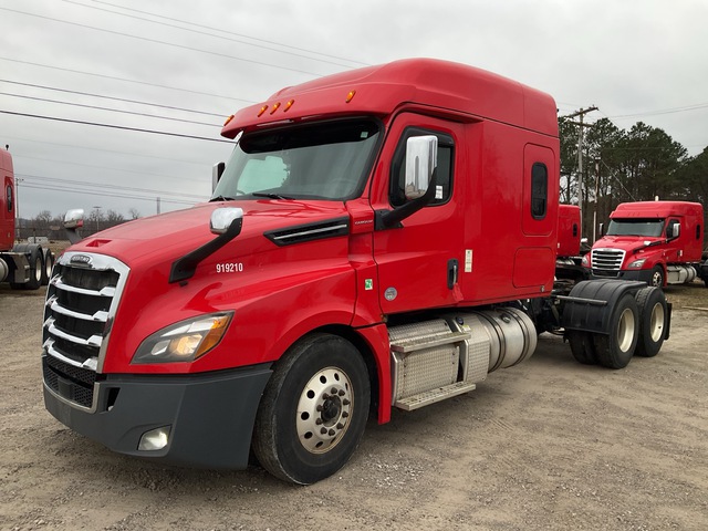 2019 Freightliner Cascadia 126 6x4 T/A Sleeper Truck Tractor