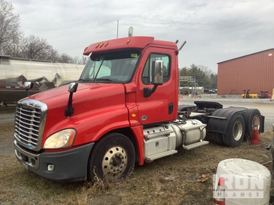2019 Freightliner Cascadia 6x4 T/A Day Cab Truck Tractor