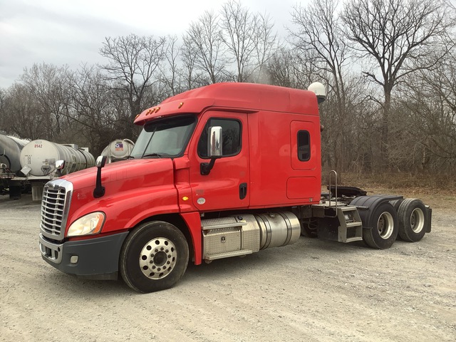 2019 Freightliner Cascadia 125 6x4 T/A Sleeper Truck Tractor