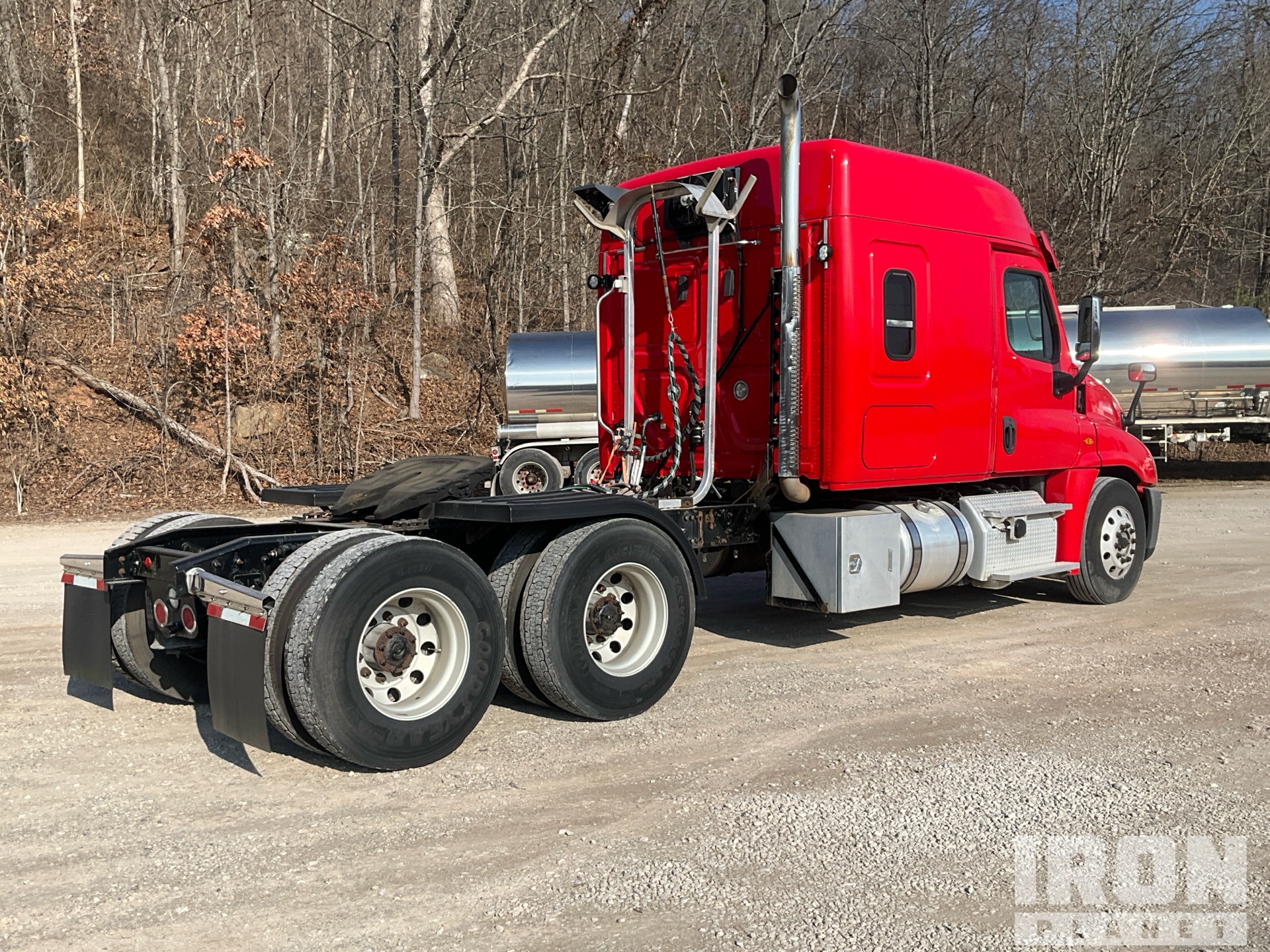 2018 Freightliner Cascadia 125 6x4 T/A Sleeper Truck Tractor in