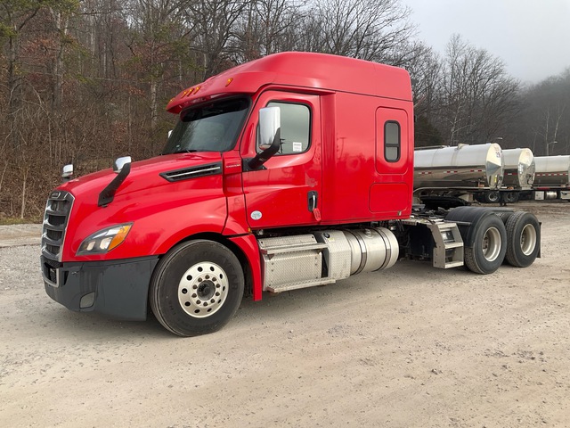 2019 Freightliner Cascadia 126 6x4 T/A Sleeper Truck Tractor