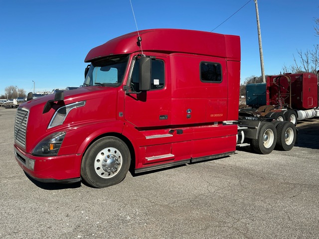 2018 Volvo VNL64T 6x4 T/A Sleeper Truck Tractor
