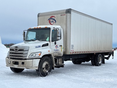 2023 Hino L7 4x2 Furgoneta caja cerrada
