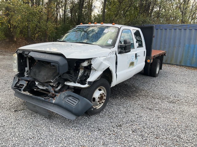 2013 Ford F-350 XL Super Duty Flatbed Truck