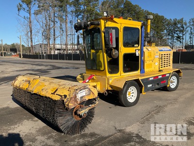 2017 Superior SM80-K Self-Propelled Broom