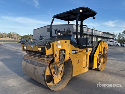 2018 Cat CB10 Rullo vibrante tandem