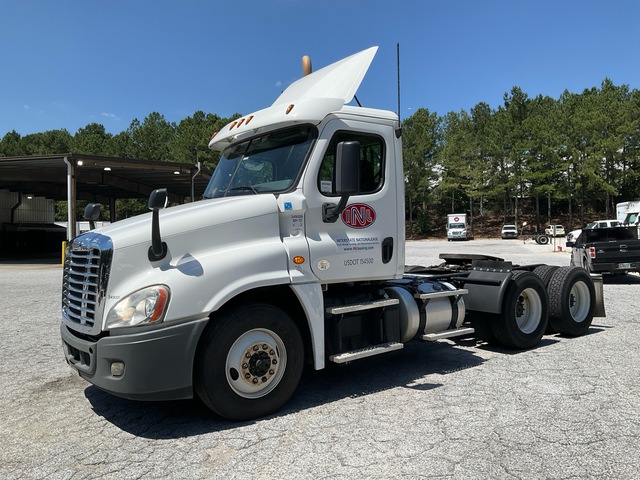 2019 Freightliner Cascadia 125 6x4 T/A Day Cab Truck Tractor