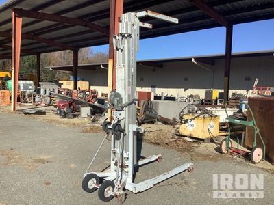 2004 Genie SLC-18 Material Hoist