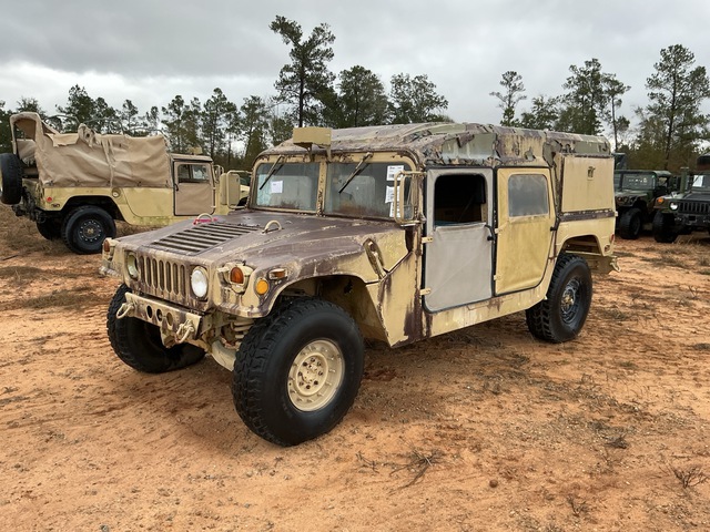 2006 AM General M1097R1 HMMWV 4 Door Hard Top w/Helmet Top