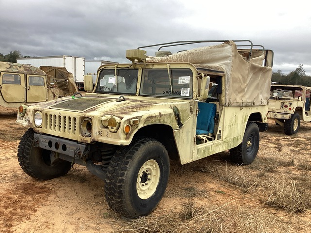 AM General M1097R1 HMMWV 2 Door Soft Top w/Truck Body AM General M1097R1 HMMWV 2 Door Soft Top w/Truck Body