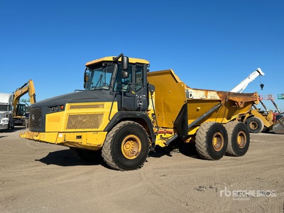 2018 John Deere 260E を見 Articulated Dump Truck