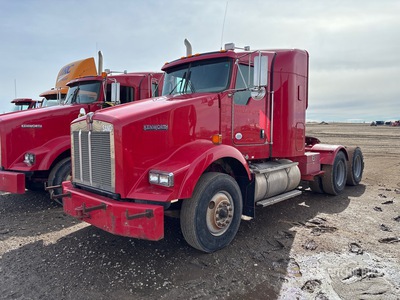 2015 Kenworth T800 6x4 T/A Sleeper Truck Tractor (Inoperable)