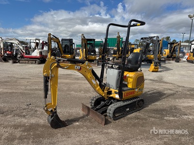 2022 Cat 300.9D Mini escavatore
