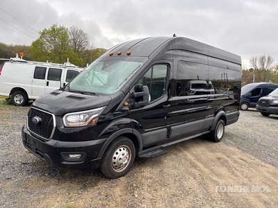 2023 Ford Transit Connect XLT 14 Passenger Van