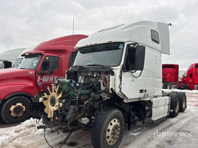 2016 Volvo VNL 6x4 トラックトラクター（T/A） (Inoperable)