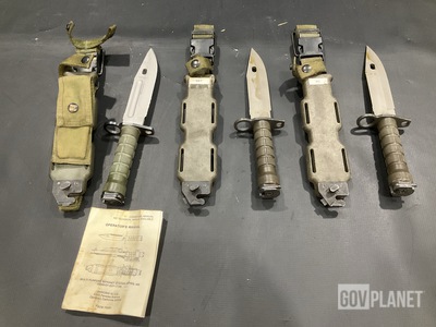 (55) Bayonet Knives w/Scabbards