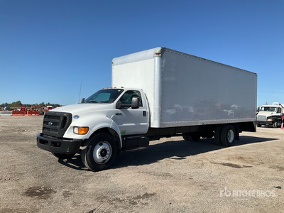 2015 Ford F-750 4x2 Van Truck