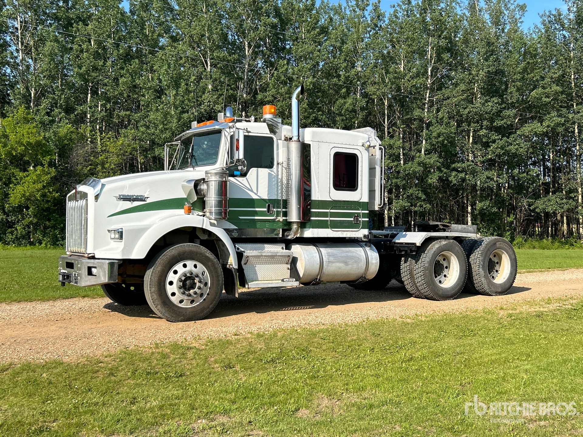 Kenworth T800B 6x4 T/A Sleeper Truck Tractor