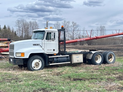 1999 Mack CH613 6x6 T/A Day Cab Truck Tractor