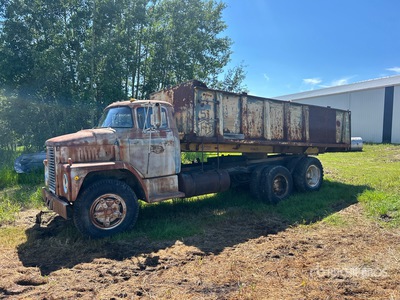 1969 Dodge CT800 6x4 Camion à benne basculante D/E (Inoperable)