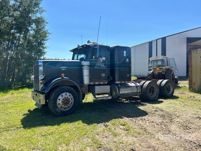 1982 Freightliner 6x4 Tracteur routier couchette (Inoperable)