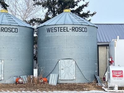 Westeel +/- 1650 bu 5 Ring Grain Bin