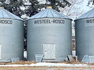 Westeel +/- 1650 bu 5 Ring Grain Bin
