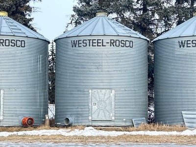 Westeel +/- 1650 bu 5 Ring Grain Bin