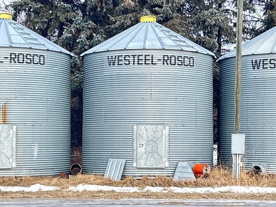 Westeel +/- 1650 bu 5 Ring 1650 bu Grain Bin