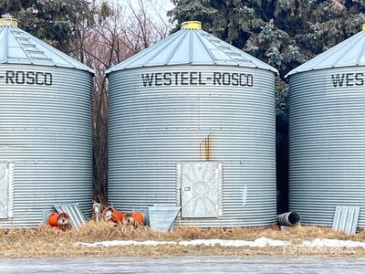 Westeel +/- 1650 bu 5 Ring Grain Bin