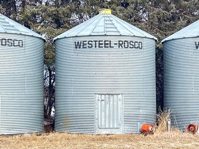 Westeel +/- 1650 bu 5 Ring Grain Bin