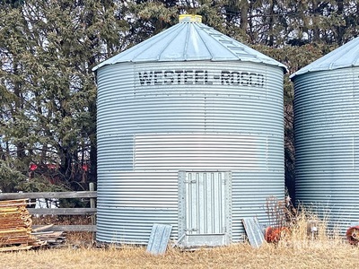 Westeel +/- 1650 bu 5 Ring Grain Bin