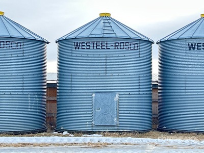 Westeel +/- 1650 bu 5 Ring Grain Bin