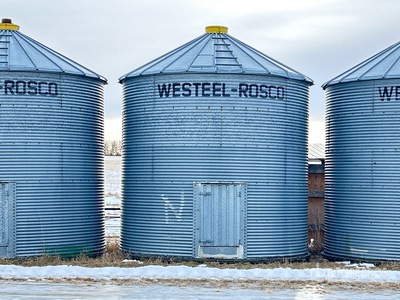 Westeel +/- 1650 bu 5 Ring Grain Bin
