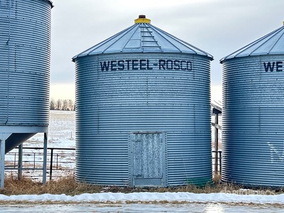 Westeel +/- 1650 bu 5 Ring 1650 bu Grain Bin
