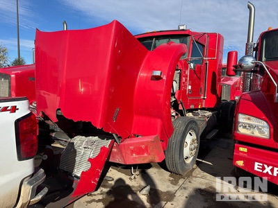 2015 Kenworth T800 6x4 T/A Sleeper Truck Tractor (Inoperable)